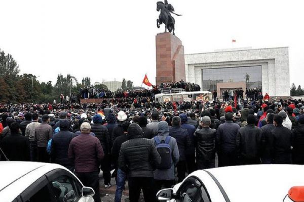 Bişkek\'te yeniden Olağanüstü Hal ilan edildi.