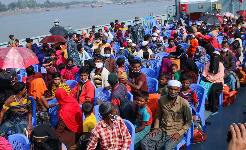 1400 Arakanlı daha ıssız adaya gönderildi