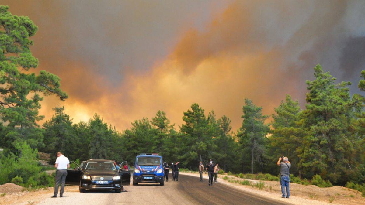 98 orman yangınının 88'i kontrol altına alındı