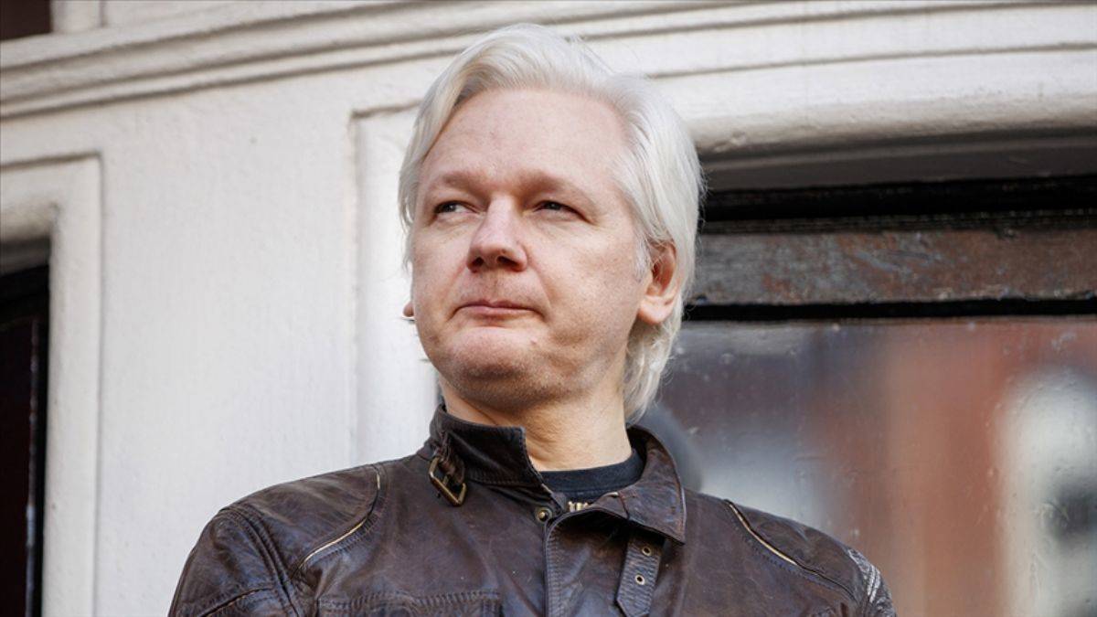 Julian Assange ABD ye İade Ediliyor