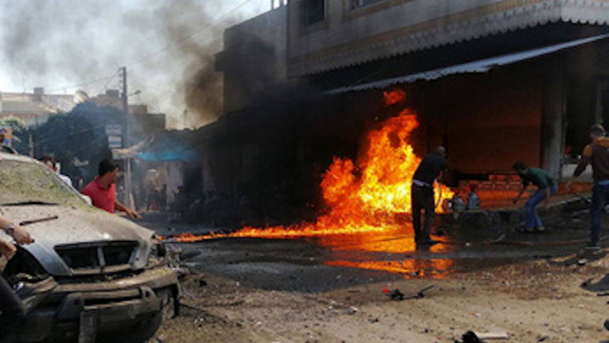 YPG/PKK ENKS'nin ofisini ateşe verdi