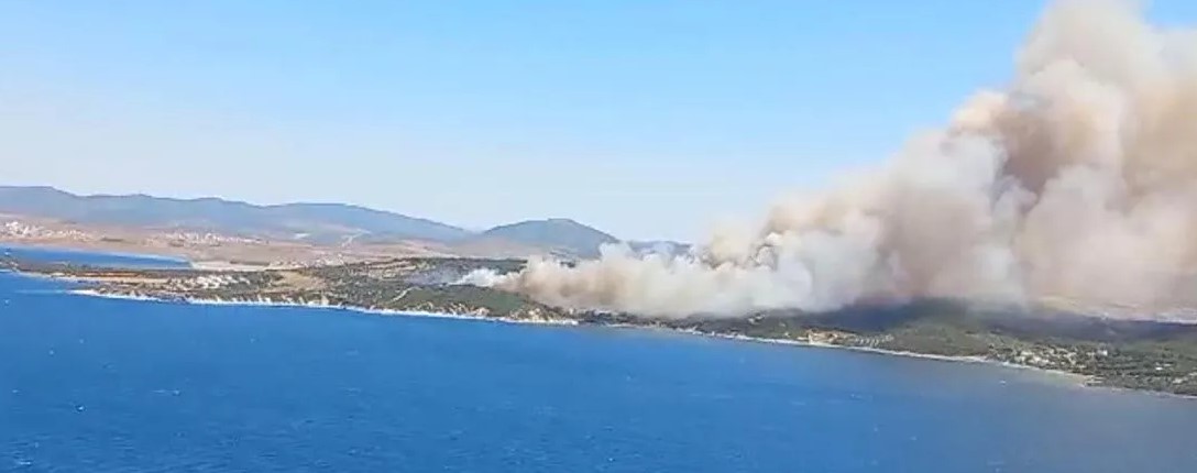 İzmir'de iki ayrı noktada orman yangını