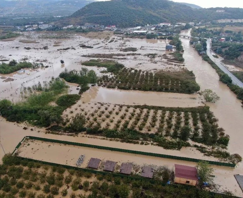 Dere taştı! Şile sular altında