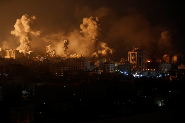 İsrail, Gazze'yi bu kez denizden vurdu! 