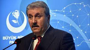 Mustafa Destici trafik kazası geçirdi