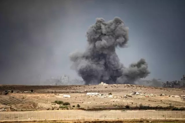 İsrail Ateşkese Rağmen Bombalıyor.