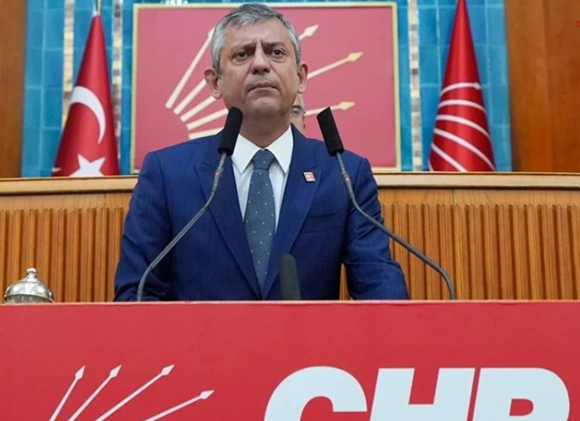 Özgür Özel 'Yeni Parti'yi açıkladı! CHP kürsüsüne veda etti