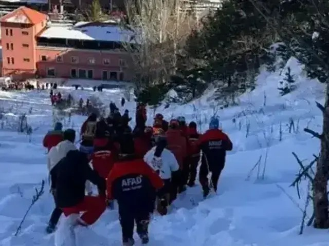 Palandökende  ÇIĞ  düştü.1 ölü, 5 yaralı