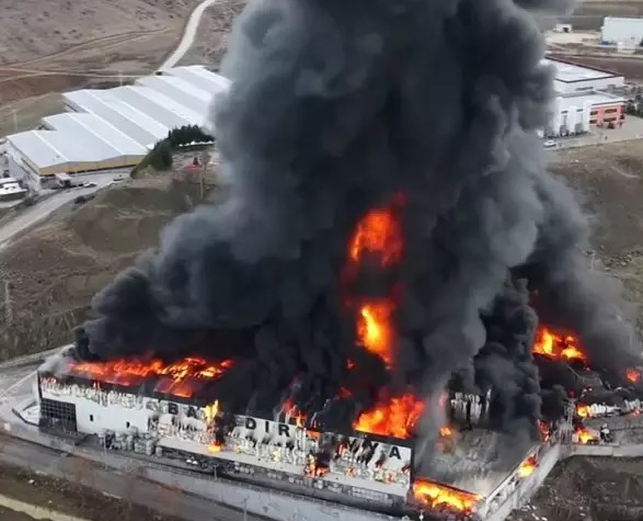 Kırıkkale de Kimya Fabrikasın da Yangın 